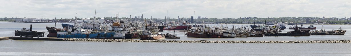 Кладбище кораблей в порту Монтевидео