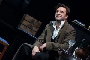 Всё в театре, в спектаклях