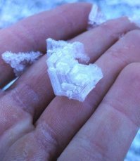 Скорее всего фотошоп, потому что так выглядит кристалл висмута.