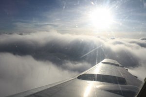 Я как то в самолете начал фотографировать, красиво летели. в Москве пасмурно, и тут мы взлетаем над облаками, красотища. Но многие сидели и переживали, что я использую электронику. Честно сказать я не переживал, а смысл, если катастрофа, то что можно сделать?