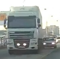 Мне кажется было столкновение. Видно повреждения на Тойоте до удара с автором