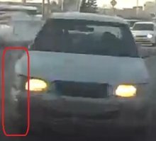 Мне кажется было столкновение. Видно повреждения на Тойоте до удара с автором