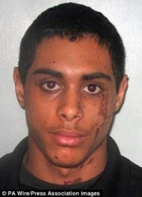 На первом фото ее дружок Дэниел Линч (Daniel Lynch), который ее насиловал и резал в отеле. На втором Стефан Сильвестр (Stefan Sylvestre) дружок Линча, который и облил ее кислотой. Обоим дали пожизненное.