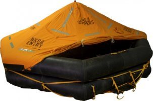 Фотохудожники путешествуют по Европе на лодках-студиях