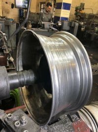 Это видимо диск после арабских покатушек. Судя по товарищу на заднем плане и надписи на арабском на столбе.