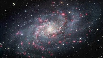 Галактику Треугольника М33 под Андромедой видно?