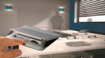 Конечно горжусь! Но не тем, что увидел, а тем , что знаю, что такого плана розетки НЕЛЬЗЯ устанавливать во влажных помещениях(ванна, кухня и пр). Когда они закрыты ещё ничего, но  Ты представь, что они "открыты" , подключено в одну из розеток что то, и твой ребёнок(жена, ты сам не суть) опрокидывает кружку с водой на стол, и во вторую открытую розетка лихо побежала водичка, и хорошо если у тебя новострой или тебе делал грамотный электрик ремонт и у тебя стоит диф.автомат... А если старая система? Или электрик раздолбай был? И тебя либо ударит током , либо будет нехилый БАБАМ! с почерневшим пластиком, ну или сгоревшая проводка(если автомат уже древний и залипший)... Такие розетки (с усб и инетом) как правило ставятся в конференцзалах или аудиториях  в столах(на фото) , или в пол , но в сухих помещениях, а не рядом с раковиной!!!!(ни по каким электронормам не прошло бы)  и без защитных крышек  на открытых розетках.. Даже посуду будешь мыть и то есть риск, что вода может попасть...