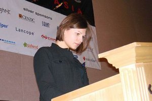 Любительница синие пилюли создавать и собственный вариант Linux пилить: