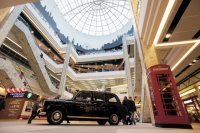 ТРК Лондон-молл в Питере на ул. Коллонтай.