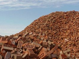 Ураганный ветер застал мойщиков окон врасплох 