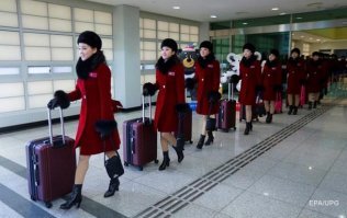 лучше северокорейских болельщиц )