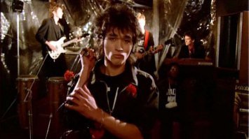 Странно, в названии поста процитирована песня Цоя из "Ассы", а фильма в подборке нет...