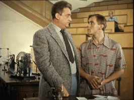 А эти? Ясно же, как свободное время проводят!