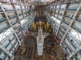 Изделие 1.02  Буря  и его МГМ, второй летный образец и единственный оставшийся.