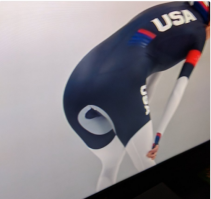 и правда на мишень похоже. Биатлонистов бы на трибуну