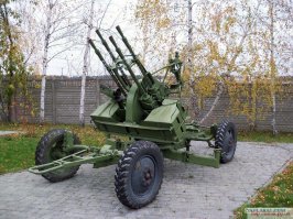 Чирлидерша из Северной Кореи случайно похлопала фигуристам из сборной США