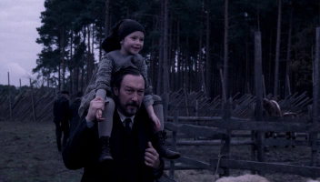 Здесь еще небольшая роль у него