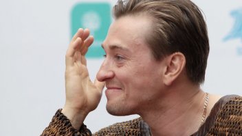 И тут он........