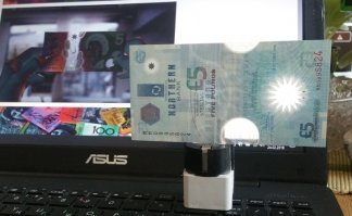 Пластиковые фунты Северной Ирландии.Несколько раз стирал джинсы в машинке с купюрами в кармане-никаких повреждений.