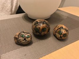 нуууу, японка так японка, но моя дочка 9-ти лет делает таких вот кошечек