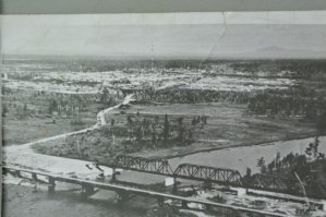 Жил на БАМе 75-86 годы. Февральск и средняя школа в нем. Щитосборная. Сейчас это сэндвич панелями называют.