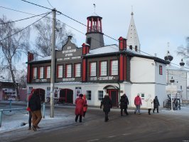 Там получилось такое довольно удачное стечение обстоятельств: встретились два человека, у одного было много замечательных идей, а другой был готов эти идеи профинансировать. И вот что получилось в итоге.