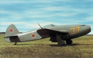 немецкие трофейные двигатели в Миг-15 использовались? (ц)

Да ну нафиг, свои, "родные" РД-45, клоны роллс-ройсов "нин", купленных в Британии.
на МиГ-9 , вроде, была реплика БМВ.
а так-то ты путаешь, наверное, с Як-15, когда Яковлев, не долго заморачиваясь, впендюрил трофейный "юмо" в Як-3.