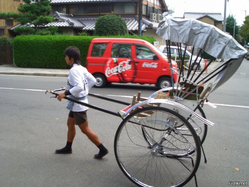 На фото 1. не рикша, а велорикша (по сути то же самое, что и 5.) Рикша вот: