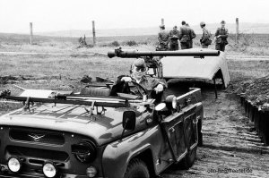 СПГ-9 всю жизнь на машины ставили, это удобно и недорого.