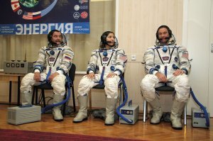 Только лошара может сравнить полётный скафандр класса "Сокол" со скафандром для длительной внекорабельной деятельности классов "Кречет"-"Орлан".
Остальной бред сумасшедшего могу прокомментировать, если интересны подробности.