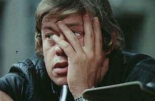 "В 1994 году секретный  почтовый ящик  наконец-то получил собственное, уникальное имя   Железногорск. " (c)
Слева - Железногорск, Курская область
Справа - Железногорск, Красноярский край
Эти страшные русские, умеют запутать препологаемого супостата)))