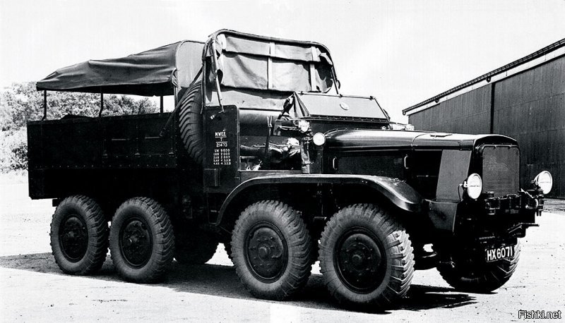 аналогов которому не было ни в СССР, ни в остальном мире. (ц)

вообще-то, ЯГ-12 создавался, как ответ британскому Guy 8WD CAW с формулой 8Х8. И пока мы доводили этот проект, Лейланд в 1933-м уже экспериментировал со своим бескапотником 851.