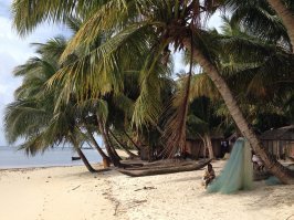 Что бы добраться до этого такси пришлось сделать в одну сторону 5 перелетов: Москва-Париж, Париж - Маврикий, Маврикий - Антананариву, Антананариву -Антоманара, Антоманара - Остров Св. Марии. Спать было уже просто невозможно. Пы.Сы. Именно там снимали Орел и Решка про Мадагаскар с золотой картой. Это жоППа мира, но очень здорово.