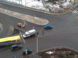 Бонус к посту
Первое ДТП на следующий день, то есть 30 декабря. Логан и Газель, Логан снес себе зеркало.