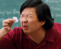 Что за ребусы на номерном знаке? Полиция находу в бинокль этот номер читает?