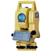 Искровая защита, на гирокомпасе - там бронированная байда миллиметров 5 толщиной, где вся электрика (и очень хитросделанный кабель на аккумулятор, который сцуко весит - все матюки вспомнишь), сверху присобачен банальный 2Т5К, а тахеометр - выглядит хоть и внушительно, а там внутре более-менее хорошая оптика, лазер, калькулятор и пластмасски. Нормальную фотку не нахожу, у него на правом круге аккумулятор, который лепится матюками и изолентой, такие крепления офигенские, блин!