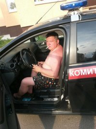 Тише ты. А то вот этот дядька вызовет.