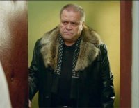 Напомнил этого персонажа из "Кухни".