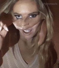 Так что у неё на лице?