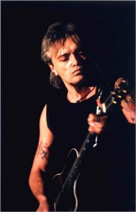 Я всю жизнь думал что этот причесон "кинчевкой" называется, а тут муллет-шмуллет какой-то