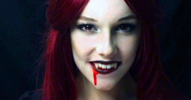 Если куснула такая, то лучше сразу к экзорцисту.