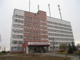 В 2004 году, травм пункт с перевязочной - находились на 7 этаже :) Теперь угадайте, работал ли там лифт?