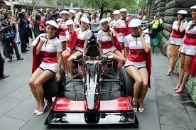 Ещё в F1 отказись от девушек. Я так понимаю, что зрители лишние на этих соревнованиях