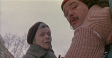 Народ, помните Ералаш ? БАБАШКА !!! Бегу внучек )))