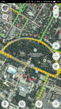 Спорный момент. Судя по Яндекс картам та действительно ЯКОБЫ односторонне движение. И знак на въезде есть. Однако знаков по улице Войкова в обратном направлении (кирпич, окончание дороги с односторонним движением нет. Ранее поворот с севастопольской натВойкова позволяет движение в обе стороны.