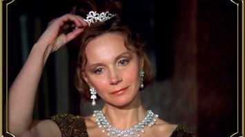 Великолепная женщина. Богиня!
И фильм "Приходи на меня посмотреть" шедевр.