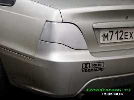 Владелец автомобиля затонировал задние фонари и дважды попал в ДТП за один день