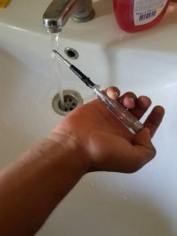 Кстати, не факт, что дело в соседе. Может, это у тебя ТЭН бойлера пробивает, а сам бойлер -- без заземления.