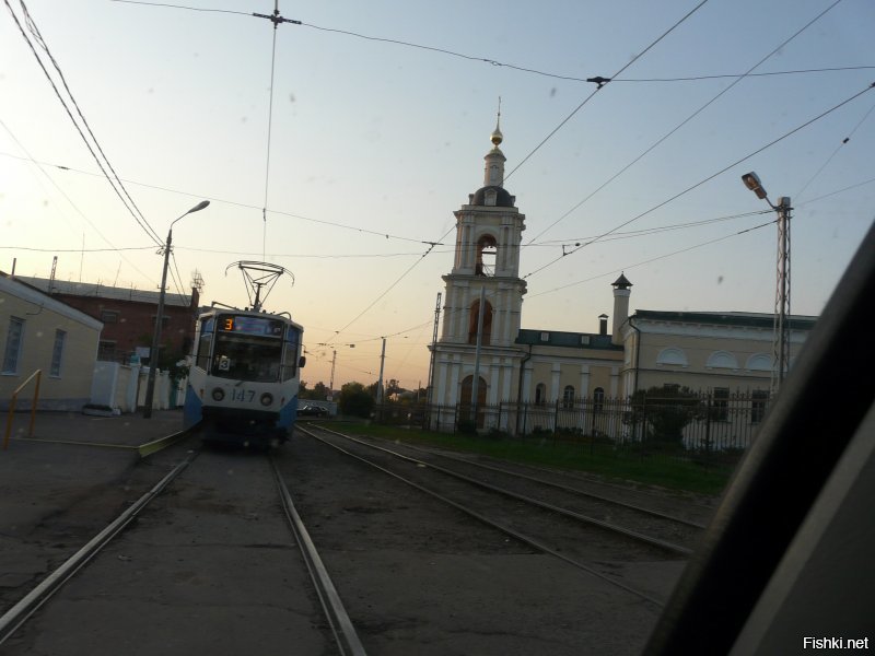 Специально для Вас, порылся в "закромах", нарыл несколько фоток. И так встречайте, улицы города.