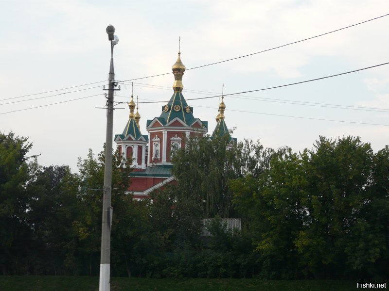 Специально для Вас, порылся в "закромах", нарыл несколько фоток. И так встречайте, улицы города.